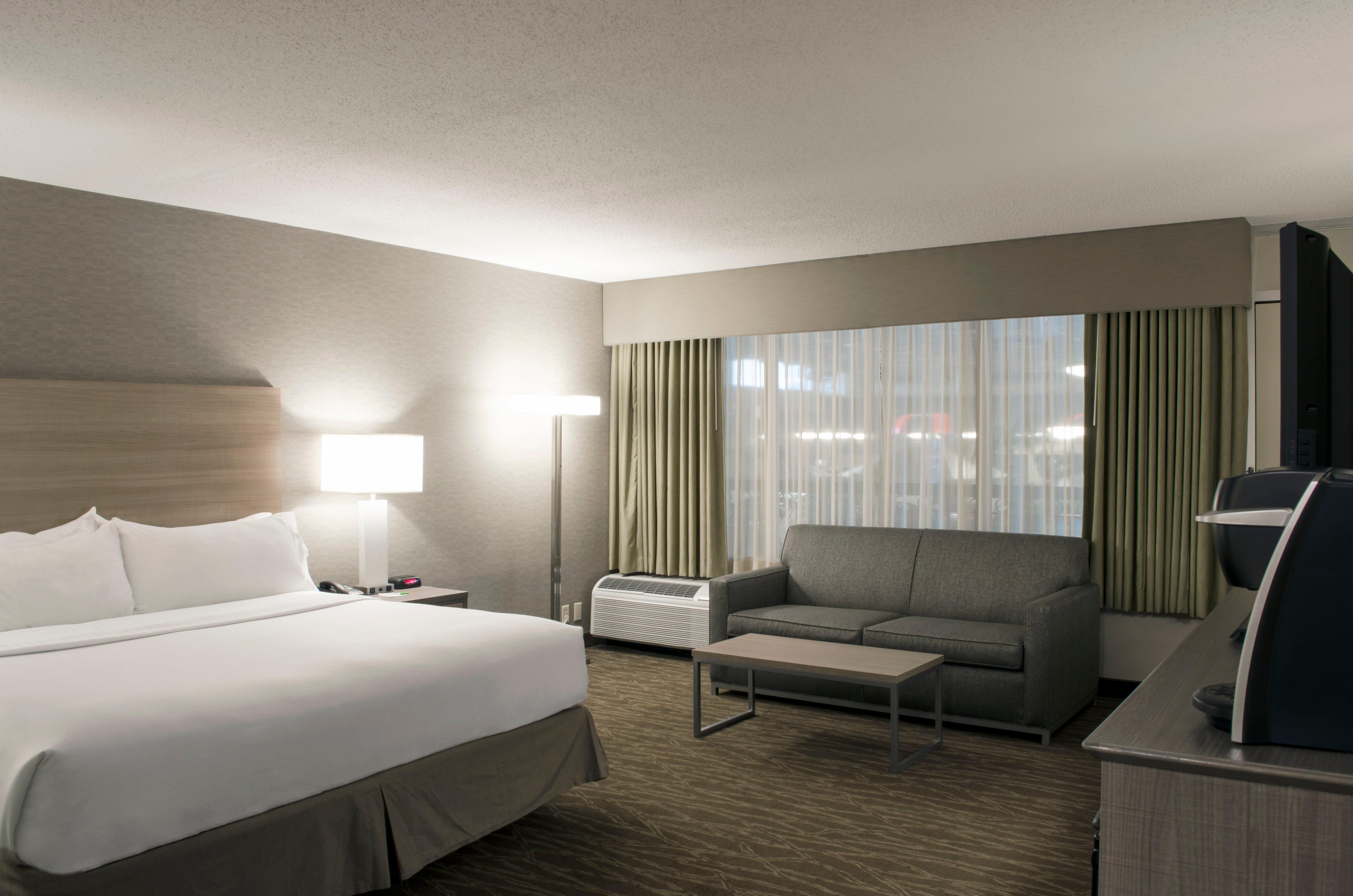 Holiday Inn Fargo By Ihg Exterior photo